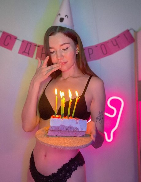 lily mint high quality model photo