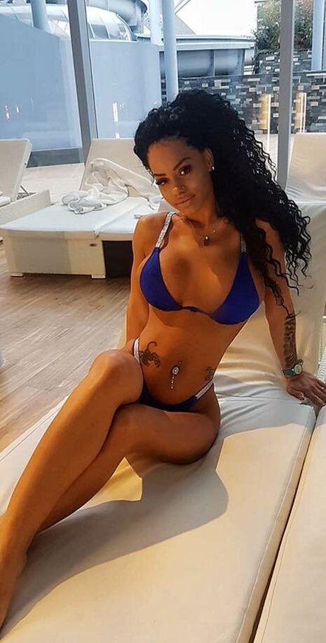 Patrisia Grebelnaia naked actress pic