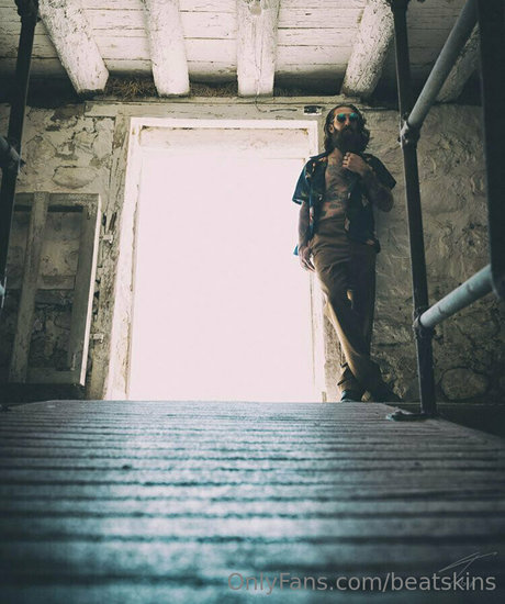 beatskins model hot pics