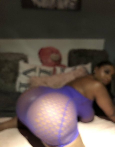 fatassbaddie model adult picture