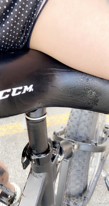 Emy Lee star naked archive