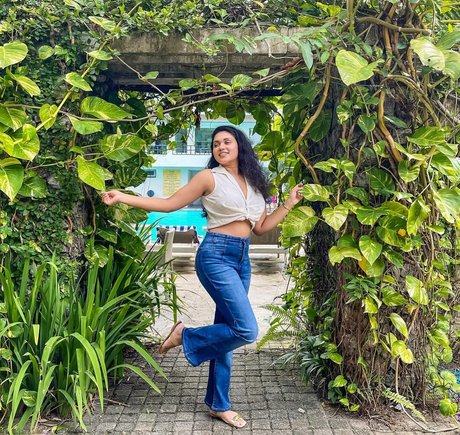 Nimesha Jayarathne thumbnail