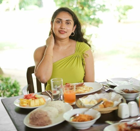 Nimesha Jayarathne free actress gallery