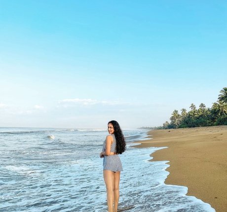 Nimesha Jayarathne erotic pornstar pictures