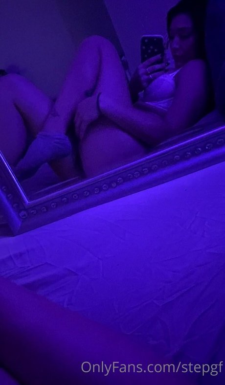 stepgf naked star image