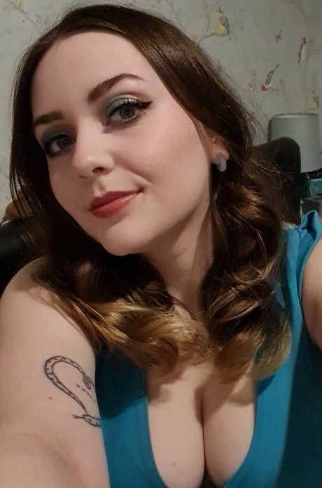 Chloe Holt pornstar erotic pic