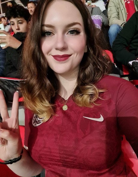 Chloe Holt pornstar naked pic