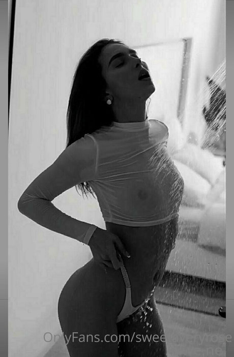 sweetaveryrose star nude pictures