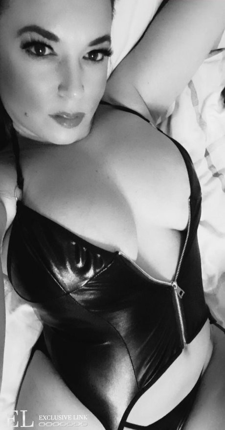 Maisie Lewis nudes star photo