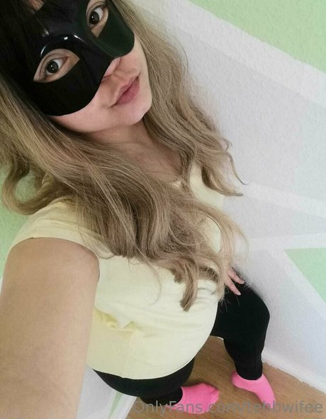 tehbwifee profile pic