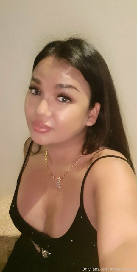 amyamorevip model pretty image