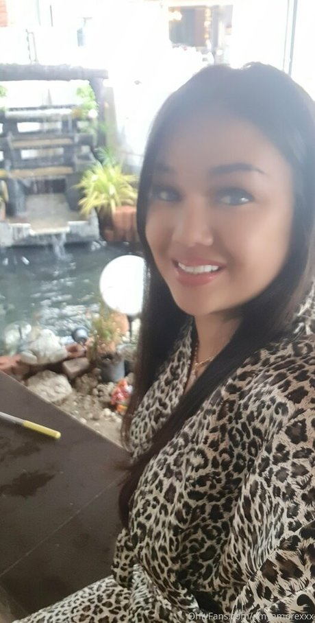 amyamorevip free actress photo