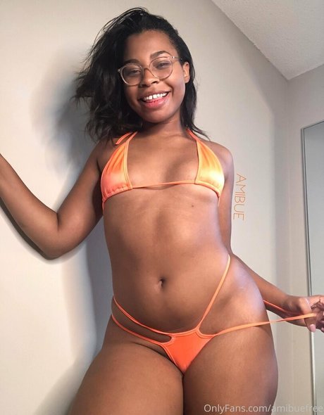 amibuefree star sexy photos