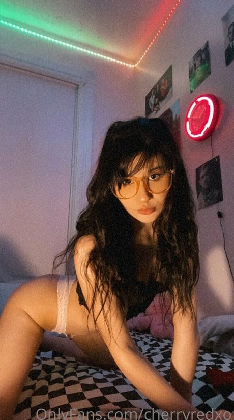 cherryredxo model erotic pictures
