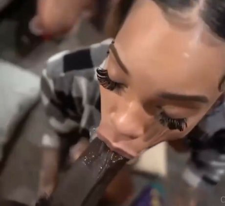 tranny onlyfans hd pic