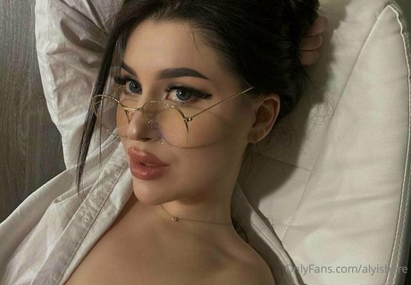 alyishere pornstar perfect pic