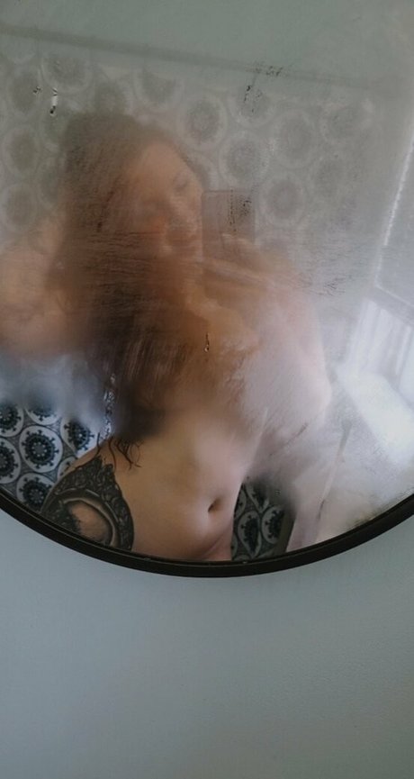 PiperMaePeach porn star photo