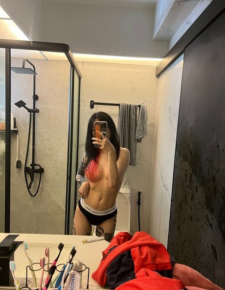 Thotoro pornstar naked images