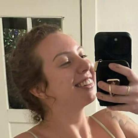 pipermaepeachfree model art pic