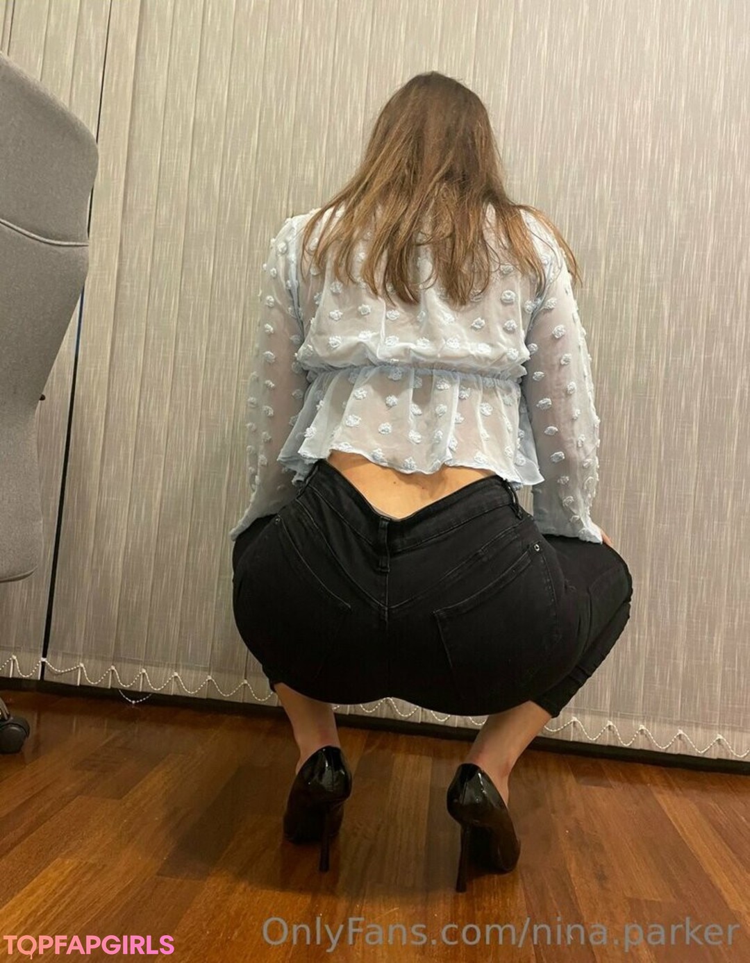 NinaParker star nude photo