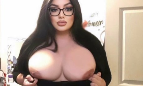 Dopebruja erotic pornstar picture