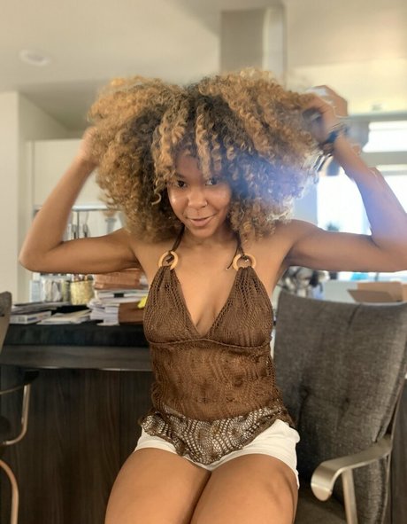 Pumkinwu model nude images