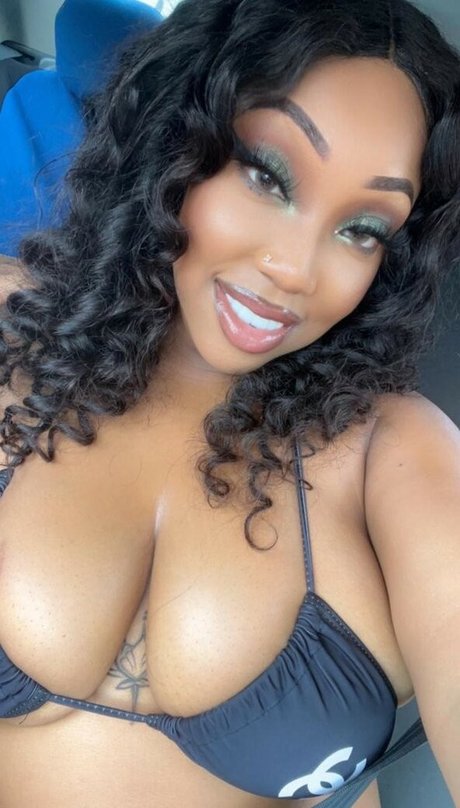 Amilli Monroe model nudes pictures