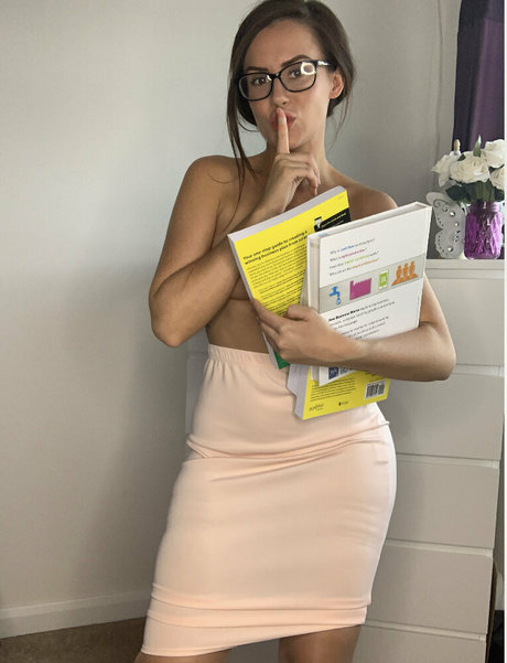 milfcharlieerose3 porn star img