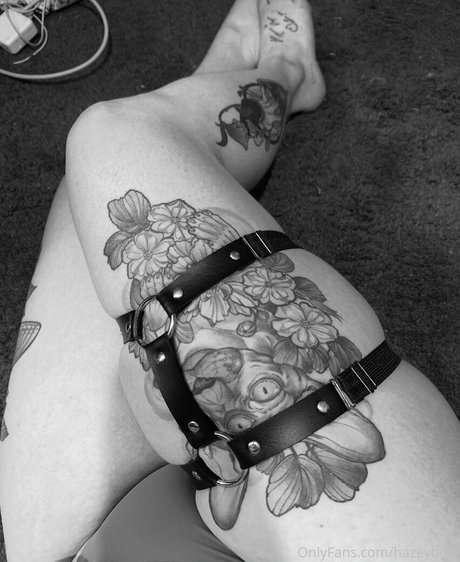 hazeybliss model naked gallery