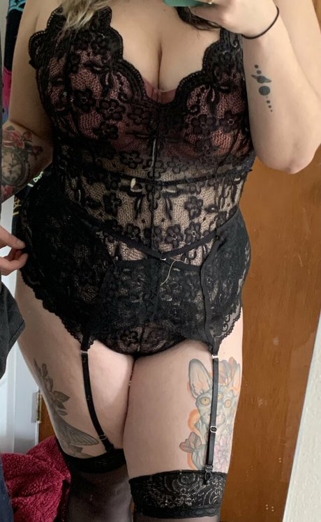 hazeybliss model nude gallery