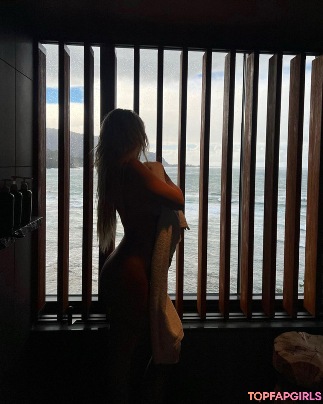 Tana Mongeau nackt porno foto