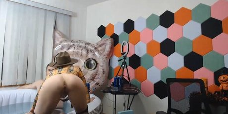 Kitty Cass model nackt galerie