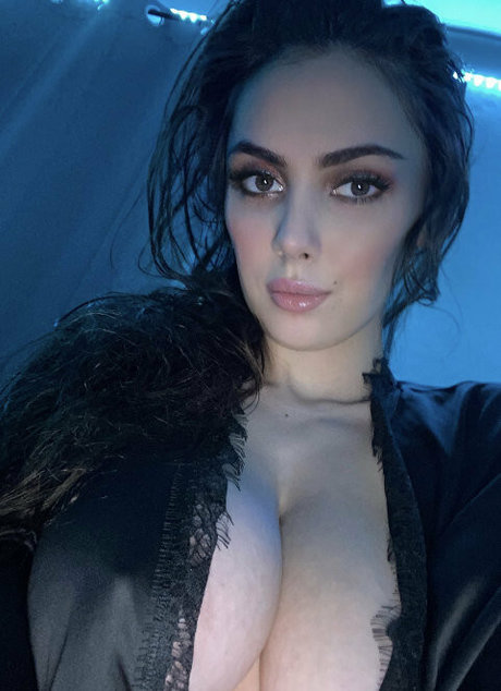 creampie asiatische onlyfans heiße top bilder