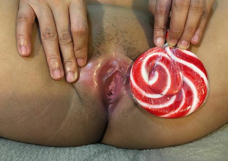 TinyAsianDoll18 xxx pornographische fotos