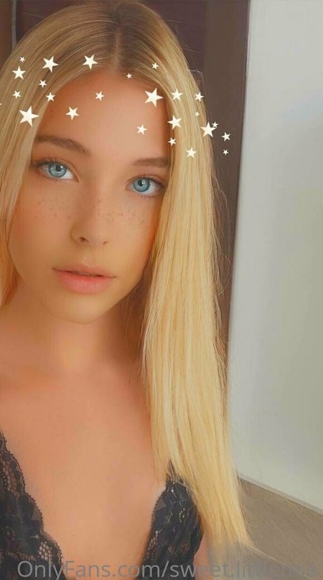 schwester nackt onlyfans erotische nette foto