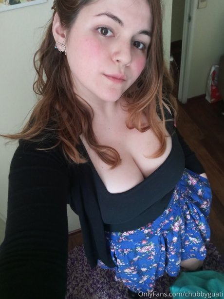 chubbyguati porno top bild