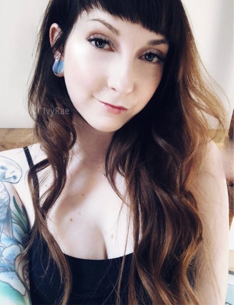 IvyLaura erotische pornostar fotos