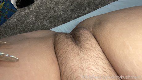 pinkelnde onlyfans hübsche akt archiv