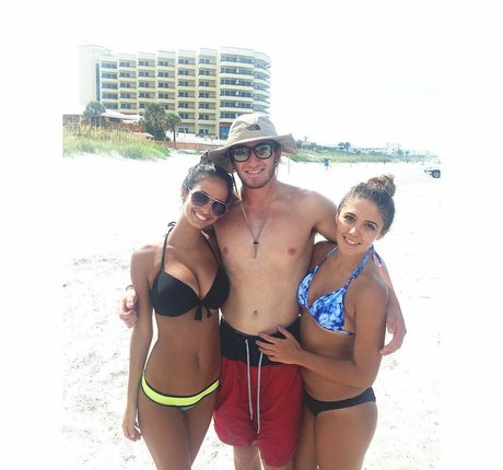 zierliche brünette nur fans heiße schöne galerien