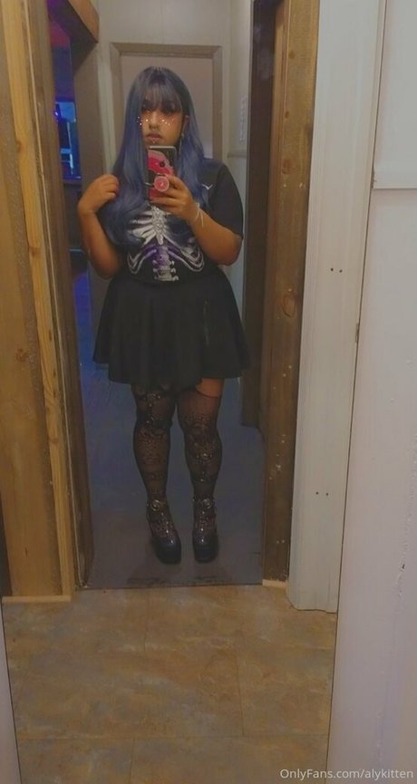 raeraejiggles kunst exklusive bilder