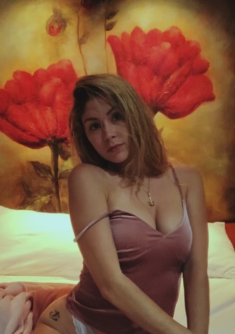 Chaitealexi top erotische foto