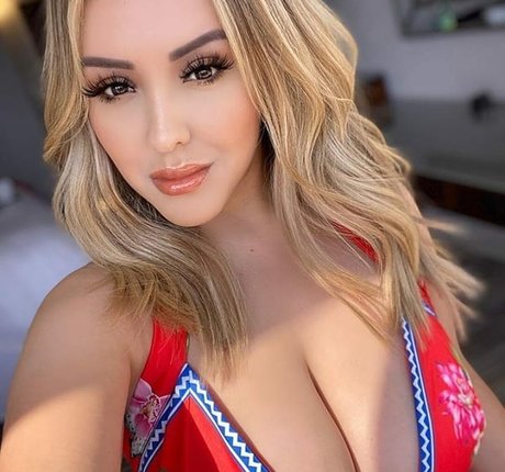 asiatische influencer-onlyfans exklusive heiße fotos