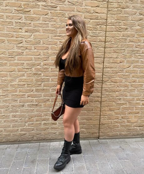 schlampe onlyfans nackt hd bilder