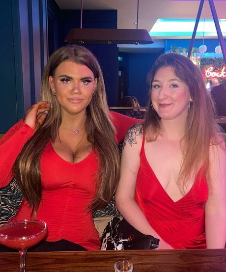 Molly Georgia Leach sexy porno fotos