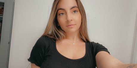 milky may nackt sexy foto