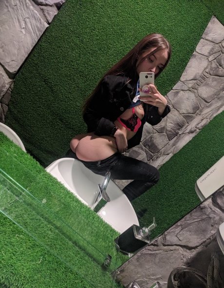 Reebeeca schöne nackten fotos