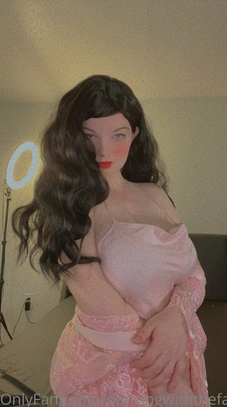 zierliche brünette nur fans sexy top foto