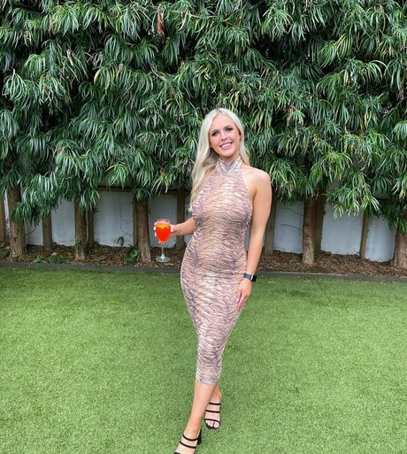 ellaredmond schauspielerin erotische bild