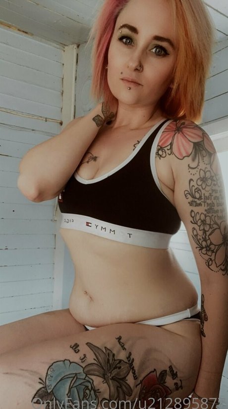 dünne schwarze teenager-onlyfans sexy exklusive fotos