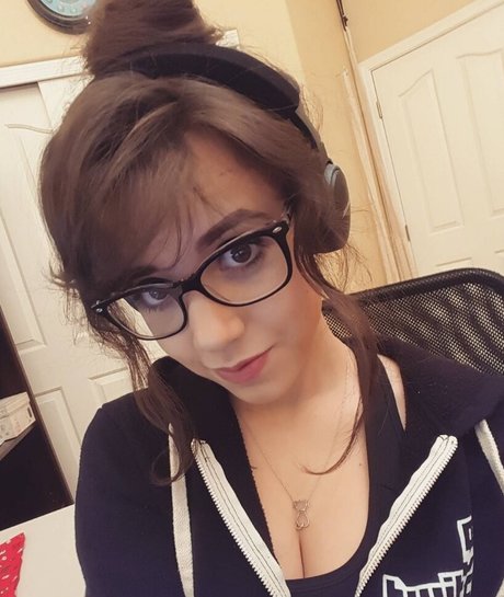 ebenholzlehrerin onlyfans kunst kostenlose archiv